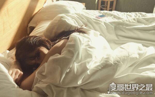 床上污情话套路，这些情话又短又撩人（新婚夫妇必备）