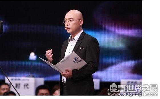 非诚勿扰主持人孟非多高，官方身高172CM(实际身高说法众多)