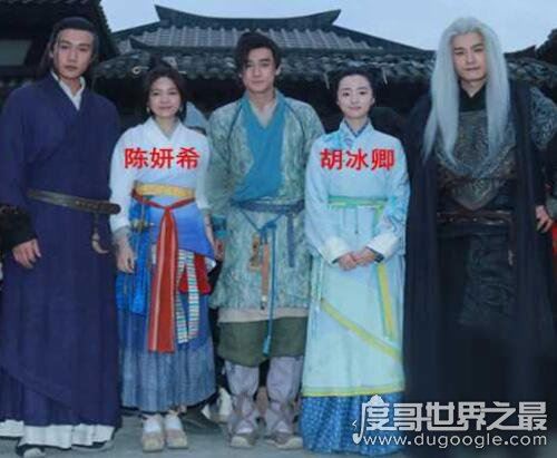 胡冰卿身高只有158cm，但是身高不够演技来凑(更何况还有颜)