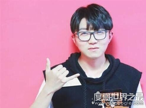 毛不易消愁歌词是什么意思,一首歌唱出了工作打拼的不易