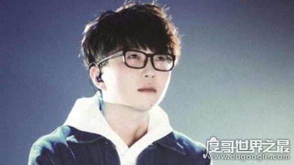 毛不易消愁歌词是什么意思，一首歌唱出了工作打拼的不易