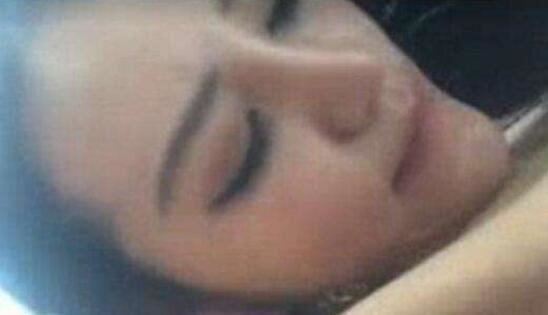 迪丽热巴的脱身照片曝光，性感床戏剧照十分诱人