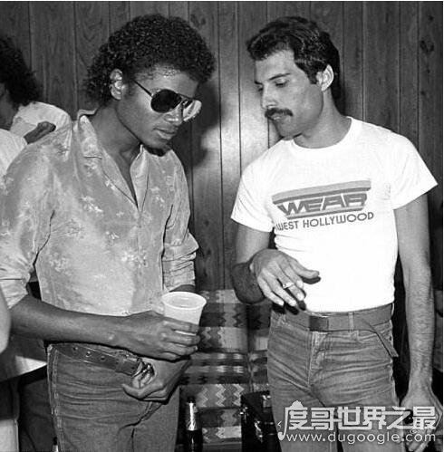 皇后乐队主唱为何过世？佛莱迪·摩克瑞患上艾滋后离世