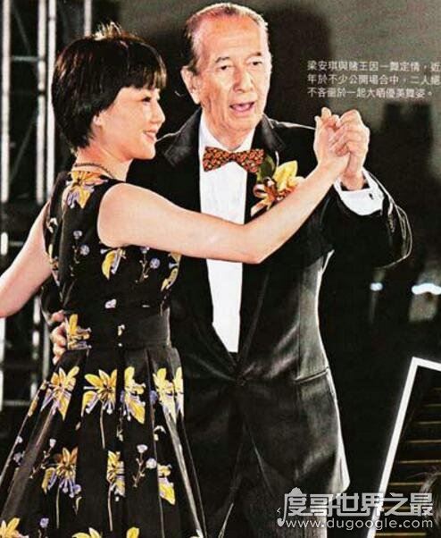 赌王四太梁安琪咋怀孕的?自然怀孕(78岁何鸿燊宝刀未老)