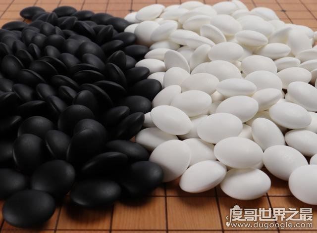 围棋棋盘共有几个交叉点，共361个交叉点（由19条纵横线构成）