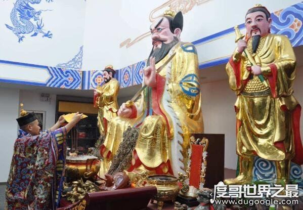 挑大梁什么意思，就是指承担重要工作的人(也指表演中的主角)