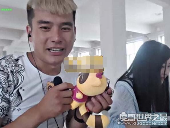 最火户外主播mc小白龙是人渣，险些让师傅赵本六退出YY