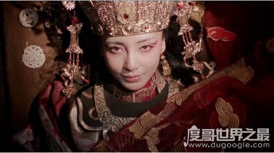 鬼吹灯精绝女王的最终的秘密真相,精绝女王并不是人而是妖