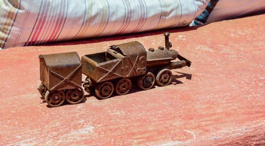 史上十大最危险玩具，诡异奇葩易扭曲孩子心理(必看)