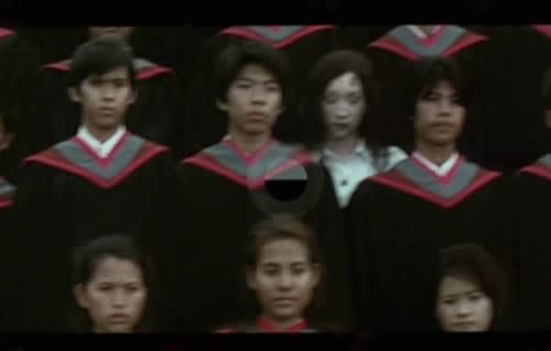 世界上最恐怖的毕业照，头部扭曲背向镜头(诡异)