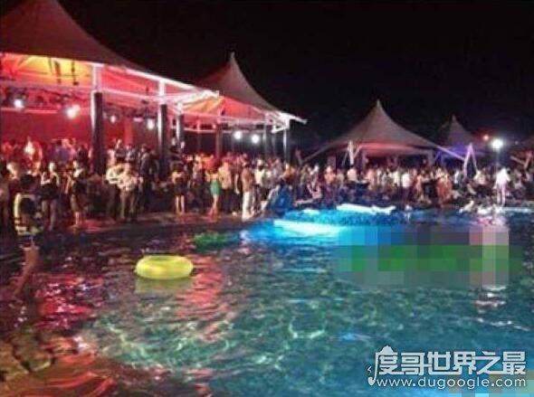 海天盛筵群p新玩法深水炸弹，嫩模下体灌酒被多人轮流上