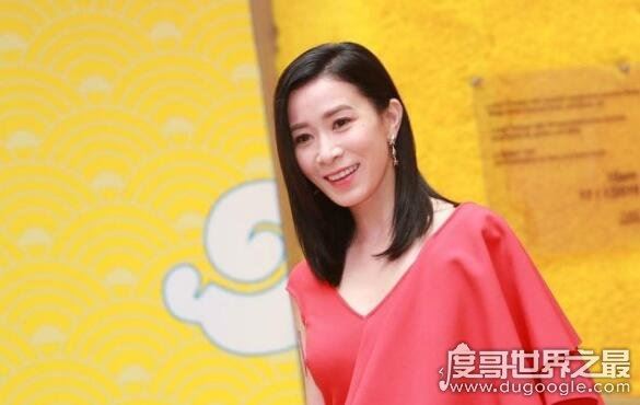 佘诗曼回应蛇精脸，不是所有人都时候大眼睛(称被滤镜吓到)