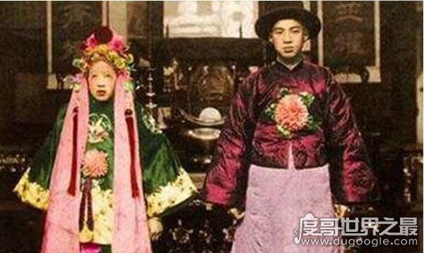 中国最恐怖的一张照片,一张冥婚照吓坏不少人(真相揭秘)