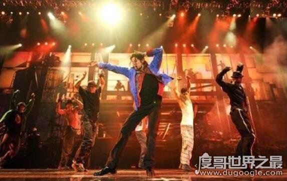 迈克尔杰克逊演唱会死了多少人,5000人晕倒数百人猝死
