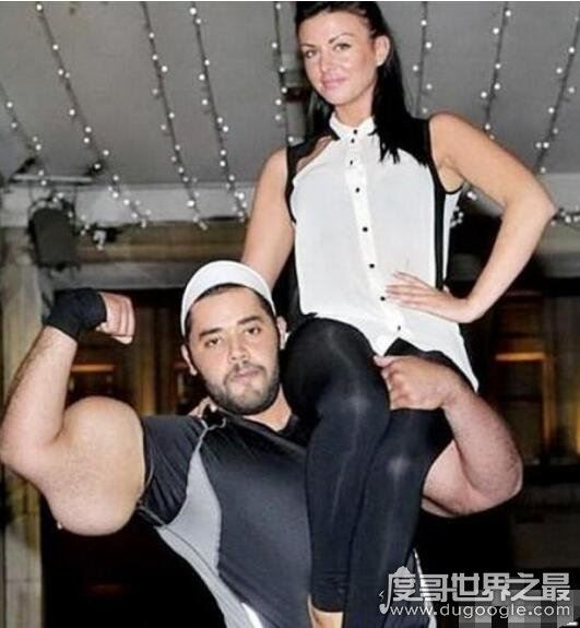 世界上最大肱二头肌，臂围79cm创吉尼斯纪录(比腰还粗)