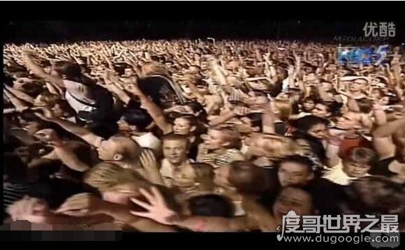 迈克尔杰克逊演唱会死了多少人，5000人晕倒数百人猝死
