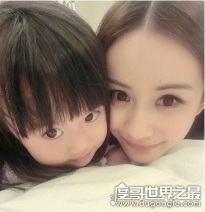 辣妈livia韦雪，生过两个孩子的她看起来还是如少女般年轻