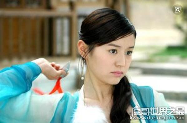 揭秘柏雪灵异事件真相，“小仙女”中邪自残吓坏剧组(太诡异)