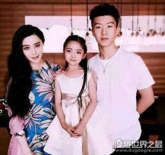 范丞丞洪金宝照片比对，长的确实像父子(不信自己看)