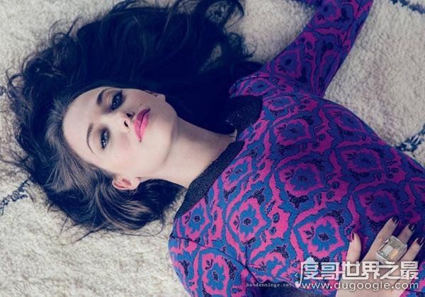 凯特·戴琳斯三级艳照事件，爆乳翘臀(男人把持不住)