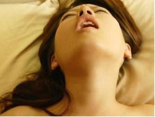为什么越快越想叫，女生在极度性奋状态下的自然生理反应