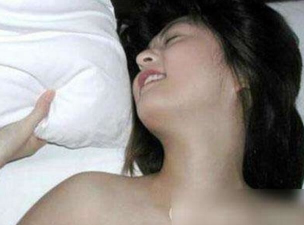 为什么越快越想叫，女生在极度性奋状态下的自然生理反应