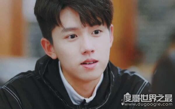 《全世界最好的你》引热议，主演张耀身高多少（网传180cm）