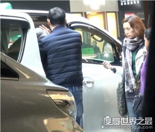 影帝刘青云儿子力爆棚,曾经自己被忽视如今依旧细心照料父母