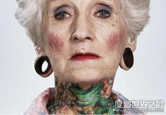 纹身老了后的恶心图片,皮肤松弛后巨丑(但并不影响时尚)