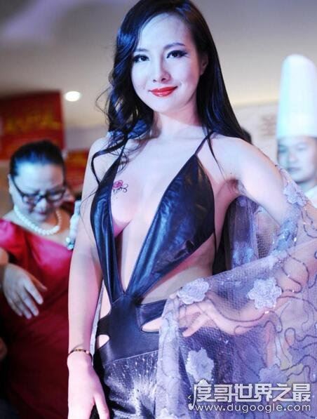 干露露妹妹干毛毛写真，颜值和身材更甚姐姐(高清喷血照)