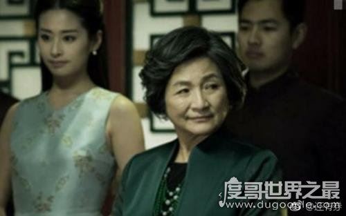 霍仙姑为什么跪闷油瓶,闷油瓶是她救命恩人(为报恩而跪)