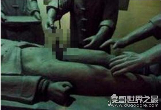 古代太监是割的什么部位，直接割JJ(也叫男子宫刑)