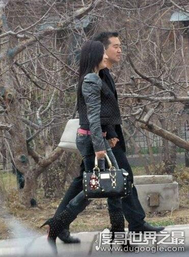 孔令辉的妻子杨舒婷，和三流女演员出入千万公寓