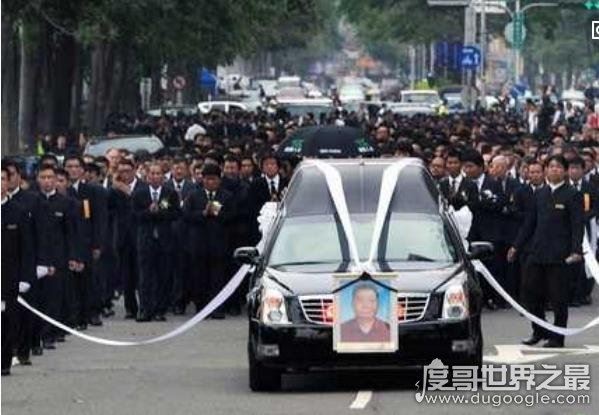 中国洪门老大林绅葬礼,九万马仔送行(美方出动20万名警察防暴乱)