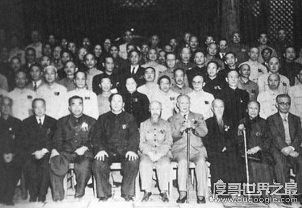 中国洪门老大林绅葬礼，九万马仔送行(美方出动20万名警察防暴乱)