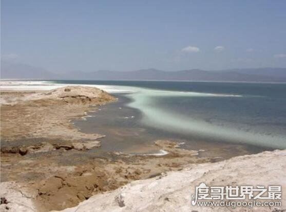 世界上最咸的湖,阿萨尔湖水比死海还咸(含盐量是海水10倍多)