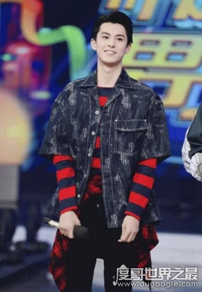 真实的王鹤棣身高只有183cm，说他187的进来看证据