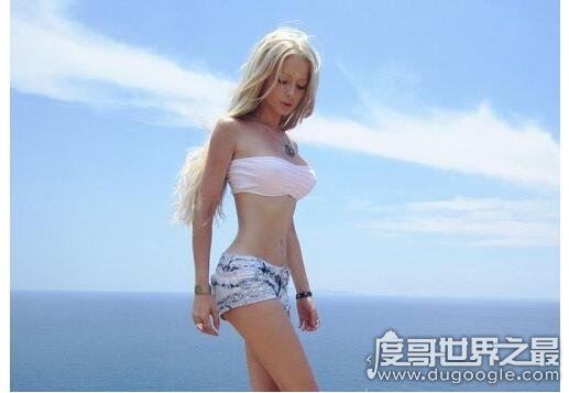 真人版芭比娃娃，valeria lukyanova(看着像个假人)
