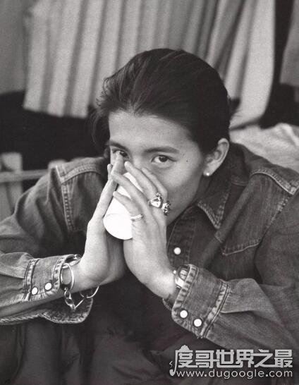 木村拓哉八卦盘点，录制综艺与人讲话双手抱胸(被网友批评不礼貌)