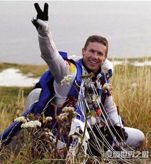 世界高空跳伞第一人，鲍姆加特纳(创3.9万米高空跳伞纪录)