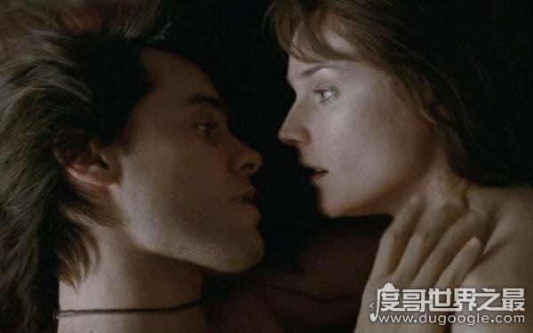 网络热词滚床单火了，滚床单什么意思（古今寓意不同）