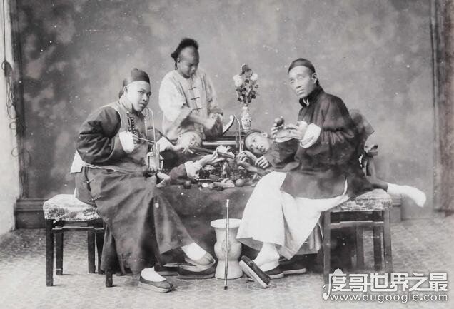 第一次鸦片战争发生的时间是，1940年6月28日(中国近代史的开端)