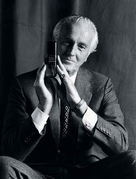 纪梵希为什么不娶赫本，纪梵希是同性恋吗（赫本两嫁）