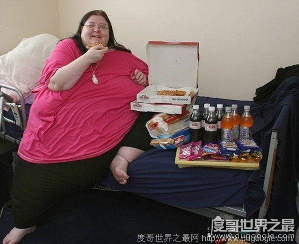 世界上最胖的女人，苏珊娜·埃曼1450斤(超胖女人大合集)