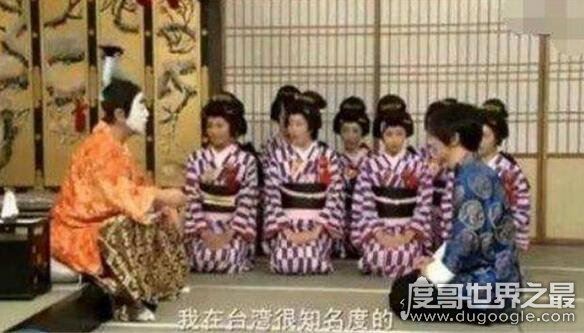 刘谦跪拜日本天皇事件真相，全是翻译惹的祸