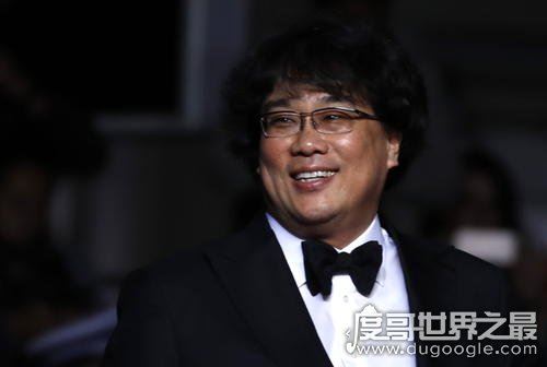 寄生虫删减的是哪段，富人夫妇在沙发亲热片段(对影片影响不大)