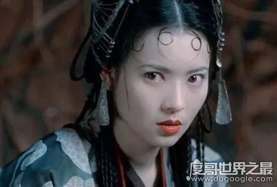 蓝洁瑛墓碑被熏黑的真相，被粉丝烧纸祭拜给熏黑(现场图)