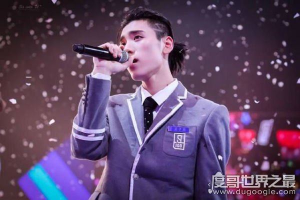 偶像练习生王子异八卦，王子异家境曝光(家中一把椅子2万块)