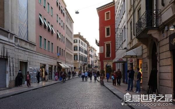 新冠确诊达14万，意大利的人口和面积是多少(人口仅中国的3％)