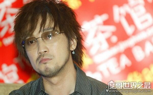 曾为红极一时的歌手，周传雄这些年经历了什么（暴瘦隐退）